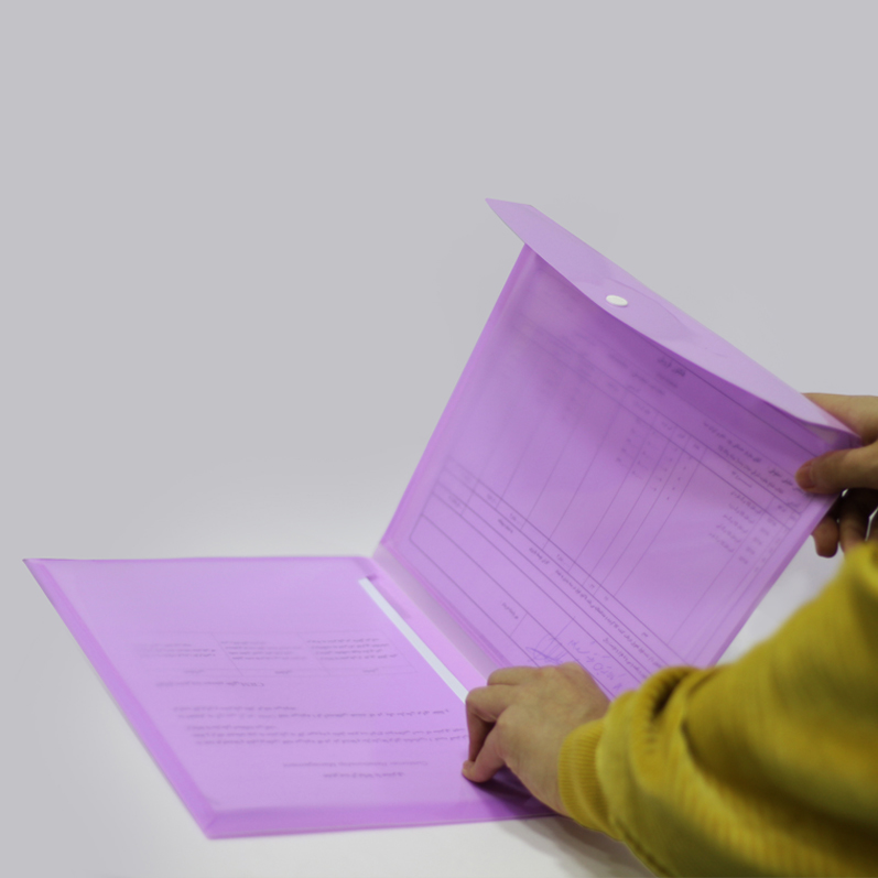 پوشه دو جیب دکمه دار